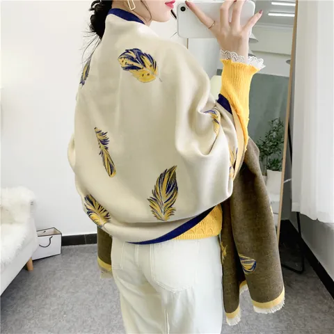 Eleganter Damen Schal Mit Federdruck Kaschmir Imitat Dick Warmer Umhang Mit Quasten Für Büro Winter Gnädige Frau Accessoire