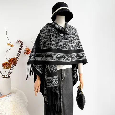 Elegante Strick-Schalumhang Für Damen Mit Ethnischem Geometrischem Jacquard-Muster Und Fransen Warmer Poncho Winter-Überwurf