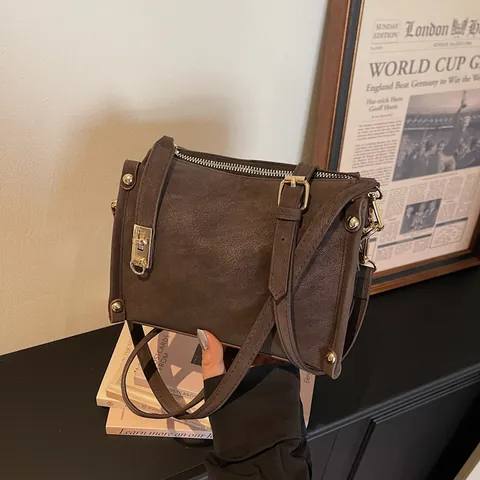 Borsa a Tracolla Vintage in Pelle PU Per Donna Chiusura in Metallo Dorato Rivetti Decor Borsa a Tracolla Grande Capacità