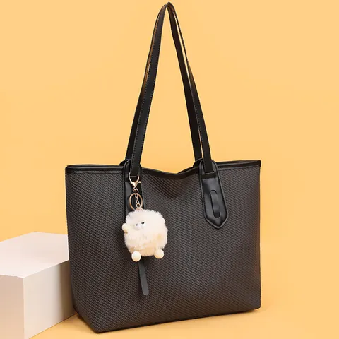 Bolso Tote de Gran Capacidad para Mujer Textura Tejida Cuero PU Bolso de Hombro para Viaje Diario Con Colgante de Felpa Casual