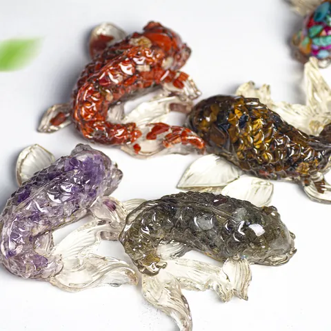 Natural Crystal Chips Resin Koi Fish Ornament Lucky Charm Home Desk Decoration Car Interior Modern Chinese Style Statuettes