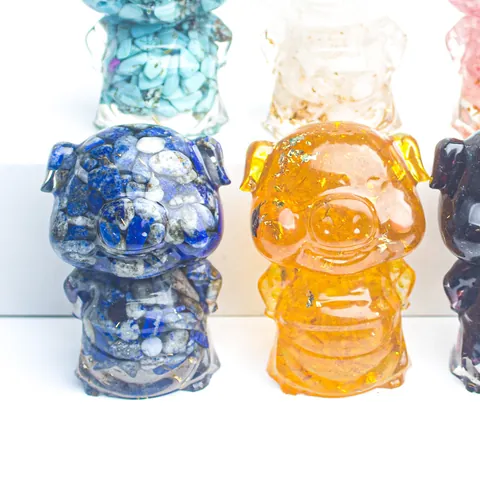Figurine de Cochon en Résine avec Gravier de Cristal Ornement Animal Chanceux Décoration de Bureau Maison Cadeau