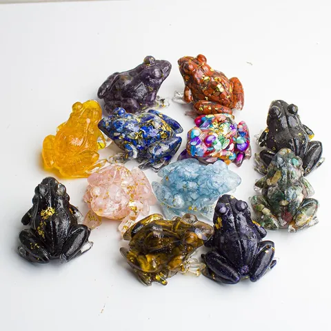Handmade Natural Crystal Stone Resin Frog Figurine Gold Foil Healing Stone Statue For Home Office Desk Decor Car Interior Ornament
