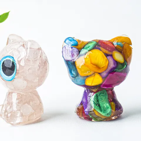 Resin Natural Crystal Chips Cat Figurine Large Blue Eyes Mini Animal Statue For Home Office Desk Decor Healing Stone Ornament