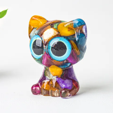 Resin Natural Crystal Chips Cat Figurine Large Blue Eyes Mini Animal Statue For Home Office Desk Decor Healing Stone Ornament
