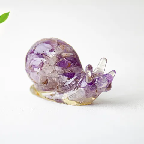 Ornement d'Escargot en Résine de Cristaux Naturels Remplissage Pierres Concassées Figurine Animale Décor Bureau Maison