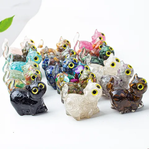 Figurine de Chat en Résine Faite à la Main Avec Incrustation de Pierre de Cristal Naturelle Ornement de Bureau Animal Mignon Décoration Maison
