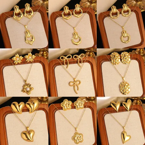 Ensemble de Bijoux Vintage en Acier Inoxydable pour Femmes Plaqué Or Coeur Noeud Fleur Étoile de Mer Collier Pendentif et Boucles d'Oreilles Clous Cadeau de Mode