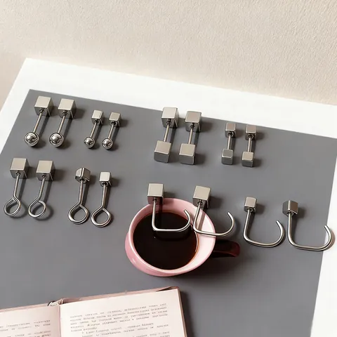 Pendientes de Botón de Acero de Titanio Geométricos Minimalistas Pequeño Cuadrado Cierre de Rosca Joyería de Moda Unisex para Hombres Mujeres