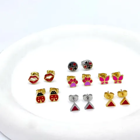 Pendientes de Botón de Acero Inoxidable Esmalte Triángulo Mariquita Mariposa Póquer Labios Pata Patrón Joyería para Mujer