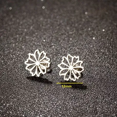 Boucles d'Oreilles Clous Fleur Ajourée en Acier Inoxydable Bijoux Géométriques Minimalistes pour Femmes Accessoires