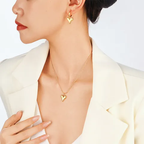 Titanium Steel Heart Jewelry Set Gold Silver Plated Heart Pendant Necklace Hoop Earrings Minimalist Choker For Women Luxury Daily Dating Jewelry Gift