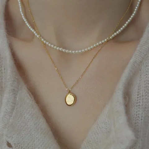 Collar de Acero de Titanio Chapado en Oro 18K You Are Adorable Letra Colgante Óvalo Minimalista Cadena de Clavícula Geométrica