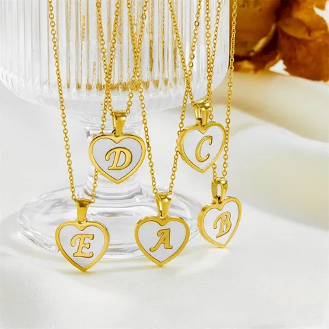 18K Vergoldet Titanstahl Herz Buchstaben Halskette Für Damen Perlmutt Muschel Anhänger Schlüsselbein Kette Schmuck