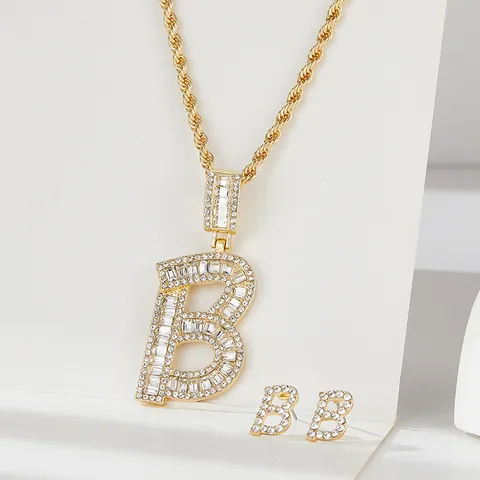 Set di Collana con Pendente a Lettera e Orecchini a Bottone Hip Hop Placcato Oro Lega Zirconia Gioielli Personalizzati per Donna