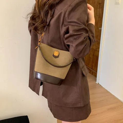 Bolso de Cubo de Cuero PU de Aspecto Gamuza para Mujer Vintage Retro Patchwork Bolso de Hombro Con Herrajes Dorados