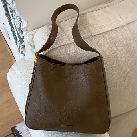 Borsa a Spalla Secchiello in Pelle Microfibra Retro Per Donna Grande Capacità Minimalista Hobo Tote Bag Con Dettagli Oro