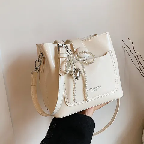 Fashion Women PU Leather Bucket Bag Trendy Crossbody Shoulder Bag With Pearl Bow Pendant Heart Charm Daily Use Handbag