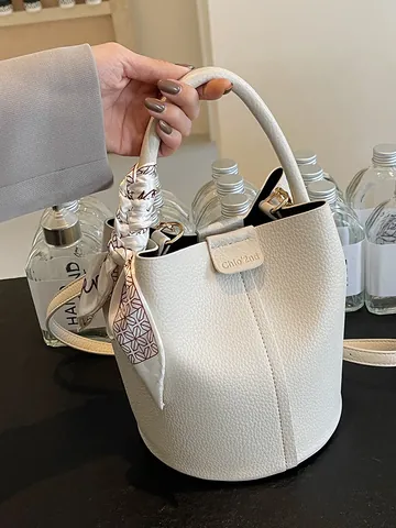 Damen Minimalistische PU Leder Beuteltasche Mit Seidenschal Kleine Handtasche Umhängetasche Für Den Täglichen Pendelverkehr