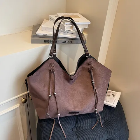 Women Large Capacity Frosted PU Leather Tote Bag Vintage Underarm Shoulder Bag With Tassels And Metal Beads For Commuting