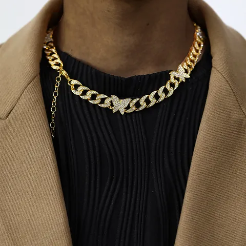 Set di Collana e Bracciale con Ciondolo a Farfalla in Lega Hip Hop Catena a Maglie Cubane in Strass Gioielli Placcati in Oro e Argento per Uomo Donna Festa