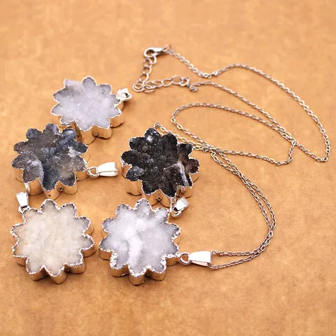 Colgante de Flor de Ágata Natural Druzy Geoda para Mujer Piedra Preciosa Forma de Copo de Nieve Estrella Borde Plateado Galvanizado Accesorio de Joyería DIY Solo Colgante Sin Cadena