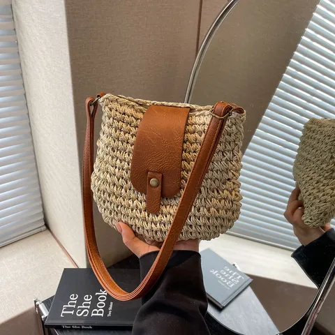 Damen Casual Stroh Gewebte Umhängetasche Mit PU Leder Klappe Bohemian Sommer Strand Schultertasche Vintage Magnetschnalle Kleine Quadratische Tasche