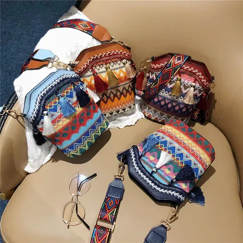 Borsa a Secchiello Etnica Bohémien Con Nappe a Trama Geometrica Colorata Borsa a Tracolla Larga Tracolla Ricamata Da Donna