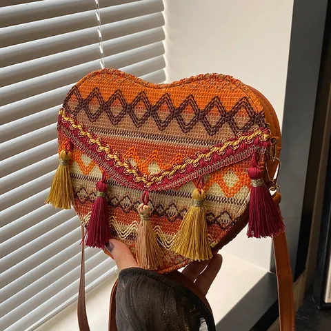Bohemian Herzförmige Gewebte Umhängetasche für Damen Ethnische Stickerei Quasten Schultertasche Verstellbarer Gurt
