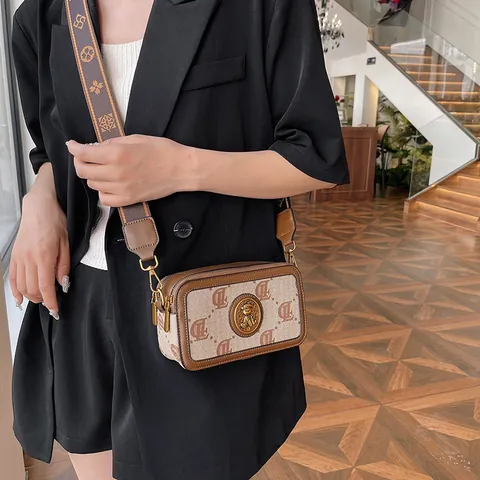 Borsa per Fotocamera Retro Monogramma per Donna Trendy in Pelle PU Piccola Borsa a Tracolla Quadrata con Tracolla Larga Regolabile Borsa a Tracolla alla Moda