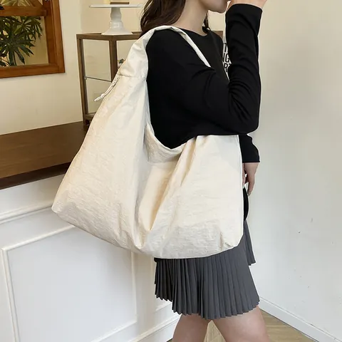 Borsa Shopping in Nylon Donna Grande Capacità Leggera Borsa a Tracolla Pendolare Casual Borsa per Laptop Viaggio Forma di Conchiglia Stile Semplice
