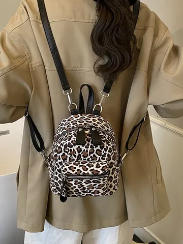 Mini Sac à Dos Imprimé Léopard pour Femmes Petit Sac à Dos Mode Cuir PU Tissu Tendance de Rue Voyage Décontracté