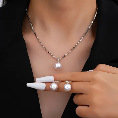 Elegantes Kunstperlen Schmuckset Für Damen Gold Silber Legierung Eingelegte Künstliche Perlen Halskette Ohrringe Minimalistischer Schmuck
