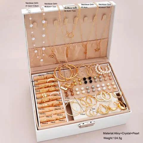 Mode Legierung Künstliche Perle Schmuckset Für Frauen Westlicher Stil Strass Geometrische Anhänger Halsketten Ohrringe Ringe Armbänder Mehrlagiger Schmuck Geschenk