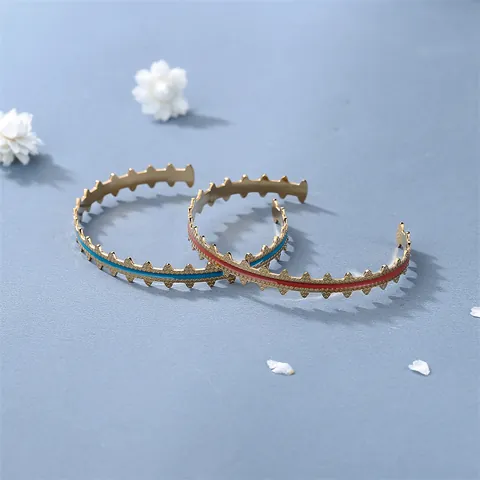 Bracciale Rigido Vintage in Acciaio al Titanio Placcato Oro per Donna Con Intarsio in Smalto Bordo a Ingranaggio Bracciale Aperto Regolabile Gioielli