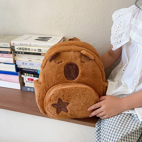 Süßer Capybara Plüsch Rucksack Für Kinder Damen Cartoon Tierform Kleiner Schulranzen Mit Stern-Patch Braun Mode Tagestasche