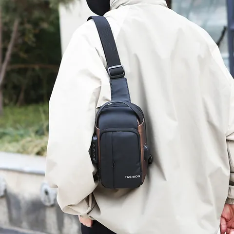 Sac de Poitrine Antivol pour Homme Avec Serrure à Combinaison Port de Charge USB Hydrofuge Sac à Bandoulière Casual Sport Voyage Sac à Dos