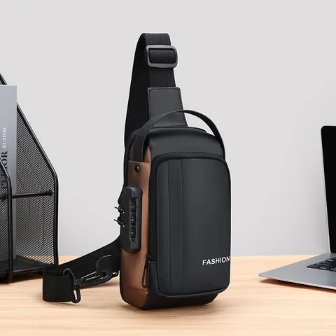 Sac de Poitrine Antivol pour Hommes Avec Verrouillage par Mot de Passe Port de Charge USB Imperméable Oxford Sling Bag pour Voyage Sport Décontracté Sac à Bandoulière