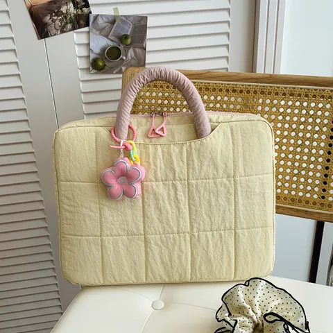 Sac à Main Matelassé pour Ordinateur Portable Femmes Grande Capacité Housse Douce Rembourrée avec Charme de Fleur Porte-documents