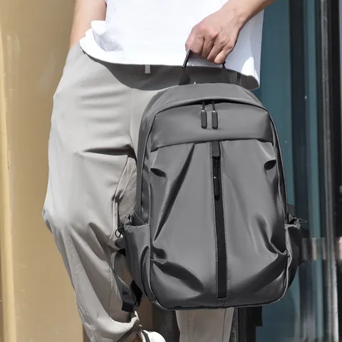 Zaino per Laptop Business Resistente all'Acqua Porta di Ricarica USB Borsa da Viaggio Zaino per Scuola Grande Capacità Uomo