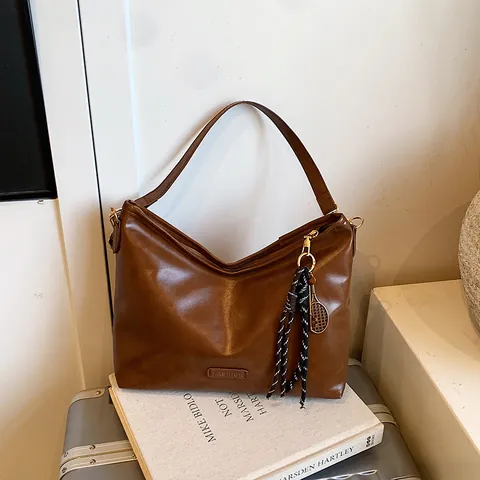 Sac Cabas de Grande Capacité en Cuir PU Rétro pour Femmes Design de Niche Tendance Sac à Épaule Sous les Aisselles à Bandoulière Simple Polyvalent