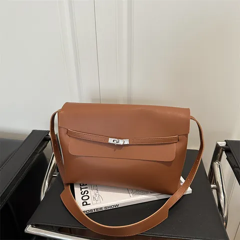 Bolso de Hombro de Cuero PU de Moda para Mujer Gran Capacidad Color Sólido Tote Con Cierre de Metal Bolso Casual Oficina