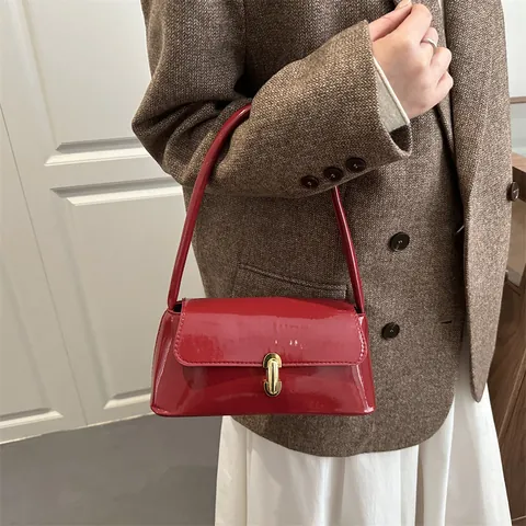 Bolso de Axila de Cuero PU Estilo Francés para Mujer Bolso de Hombro Baguette Vintage Con Hebilla de Metal Dorado Bolso de Mano de Moda Color Sólido Oficina Accesorio Diario