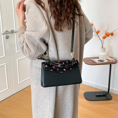 Sac Bandoulière pour Femme en Cuir PU Imprimé Dessin Animé Motif Fraise Cerise Ours Sac à Main de Mode Douce pour Cadeau de Voyage Quotidien