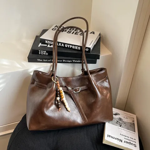 Sac Fourre-tout Vintage Grande Capacité pour Femme en Cuir PU et Suédine Avec Pendentif en Perles de Bois