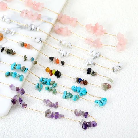 Franse Retro Roestvrij Staal Vergulde Ketting Halsketting Met Kleurrijke Onregelmatige Natuursteen Schilfers Vrouwen Sieraden