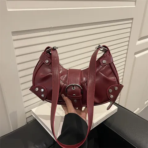 Vintage PU Leder Plissiert Halbmond Biker Schultertasche Mit Nieten Und Großer Schnalle Y2K Mode Damen Umhängetasche