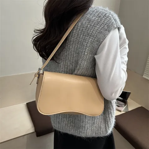 Bolso de Hombro de Cuero PU para Mujer Minimalista Vintage con Solapa y Fondo Ondulado Bolso Soberaco Casual Color Sólido