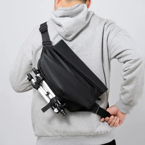 Bolso Mensajero Techwear para Hombre de Gran Capacidad Bandolera Impermeable Con Hebilla Magnética Bolso de Pecho Expandible