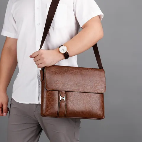 Men's Vintage PU Leather Messenger Bag Large Capacity Waterproof Crossbody Bag With Metal H Buckle For Business Casual